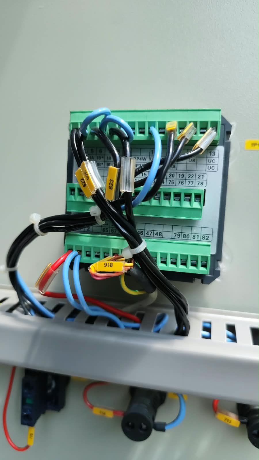 Capa do curso Mini curso de comandos eletricos